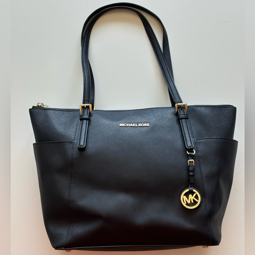 Michael Kors Jet Set Large Saffiano Leather Top-Zip Tote Bag